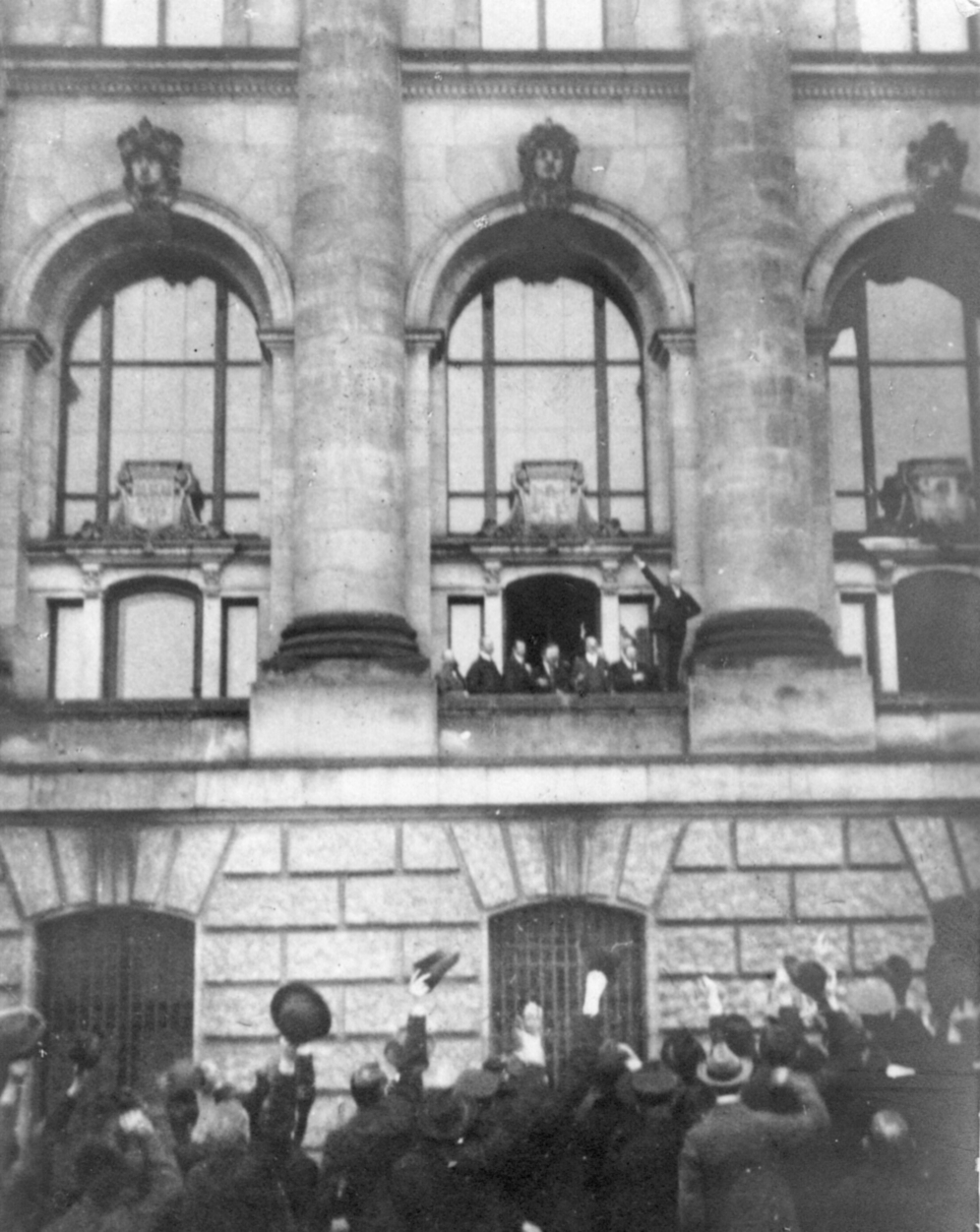 Ausrufung Republik: Philipp Scheidemann proclaims the Republik, 9 November 1918
